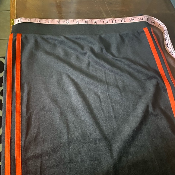 Adidas Velvet skirt with red strips - Picture 6 of 7